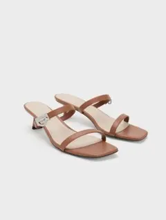 Charles & Keith ブラウン　メタリックアクセント ヒールサンダルのサムネイル