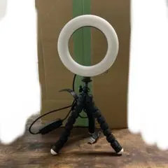 이동식 삼각대가 있는 USB 링 라이트