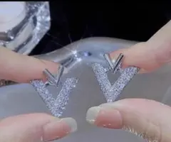 Item thumbnail for item c58d7181-cd67-4337-ad9a-37f9a4a7134a