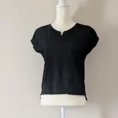 OFUON♥️オフオン♥️黒の半袖Tシャツのサムネイル