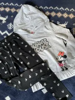 ミニーマウス　パーカーレギンス　セットアップ　120