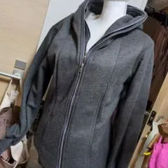 グレー フルジップ フード付きパーカー　裏起毛　フリー