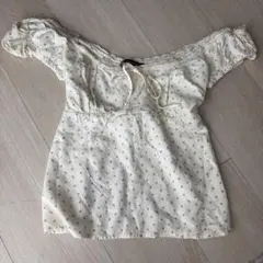 brandy melville 花柄　ブラウス　リボン　パフスリーブのサムネイル