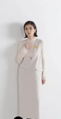 ナチュラルビューティー　ベーシック　Vネックストレートジャンスカのサムネイル