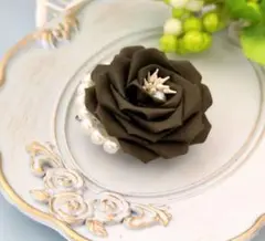 バラのコサージュ　アーミーグリーン　入学式　結婚式　卒業式