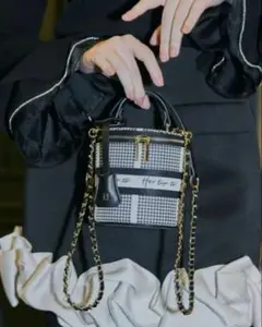 2025年最新】herlipto バニティバッグの人気アイテム - メルカリ