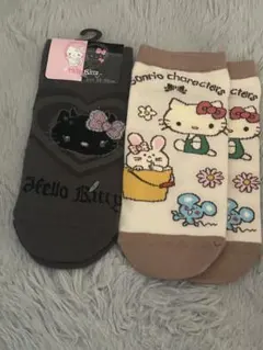 サンリオ　Hello Kitty キティちゃん　キャラクターソックス　２足