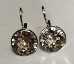 Swarovski クリスタルピアス