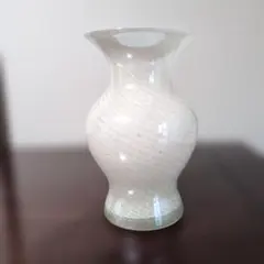 ガラス製渦巻き模様花瓶 約25cm