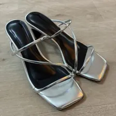 レディース　シルバー　サンダル　ミュール