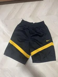 NIKE バスケットボールパンツ 黒 黄色　短パン