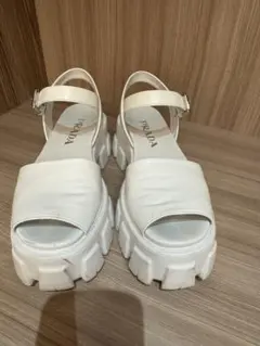 PRADA ホワイト 厚底オープントゥサンダル　37サイズ