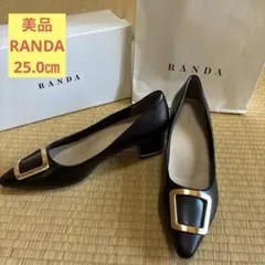 RANDA パンプス ブラック ゴールドバックルのサムネイル