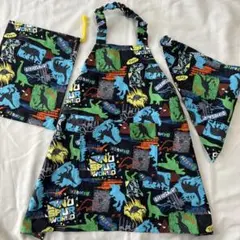 100〜110cmエプロンセット 着脱簡単 三角巾 巾着袋 恐竜 黒 男の子