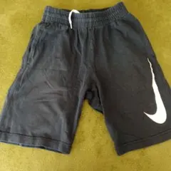 Nike ハーフパンツ XS 黒 120-130cm