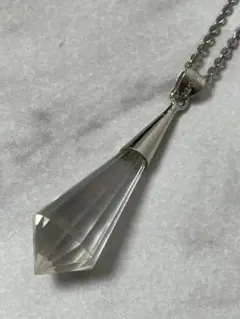 コスチュームジュエリー★天然水晶ペンダントネックレス　シルバー色