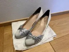 Le Chione パンプス ビジュー付き シルバーのサムネイル