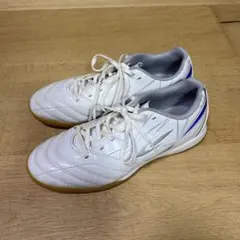 ホワイト フットサルシューズ　23.5cmのサムネイル