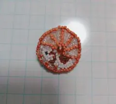 ハンドメイドビーズ刺繍ブローチ　回し車ハムスター