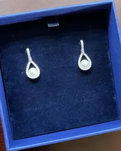 新品　スワロフスキー Swarovski Enlace パール ピアスのサムネイル