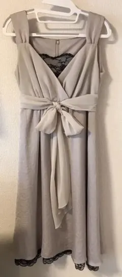 レースが可愛い　パーティードレス