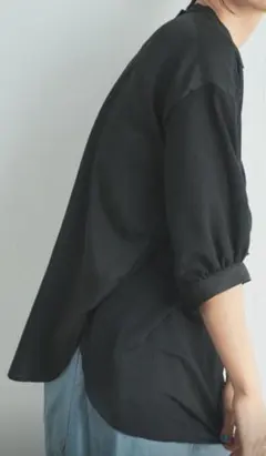 Audrey and John Wad　トップスのサムネイル