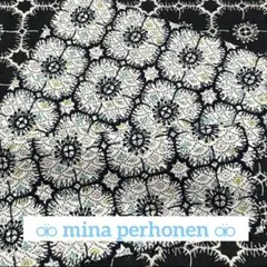 ミナペルホネン　forest wave+anemone 人気ネイビー　生地はぎれ