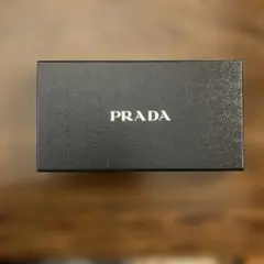 PRADA ギフトボックス 箱とリボン