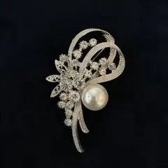 パールのブローチ