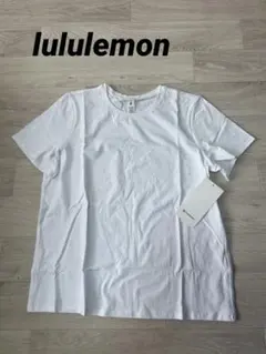 ルルレモン Tシャツ