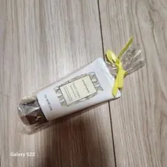 ジルスチュアート　ハンドクリーム　ブルーミングペアー　75ml