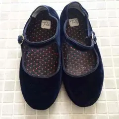 ベロアのフラットシューズ