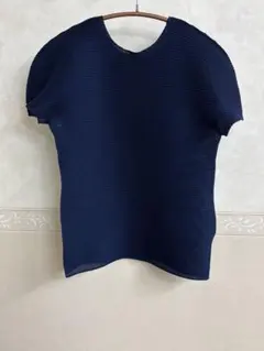 issey miyake me ストレッチプリーツ　紺色のサムネイル