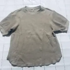 ユニクロ　ベージュ ワッフルクルーネックTシャツ　半袖　着回し　オフィス　429