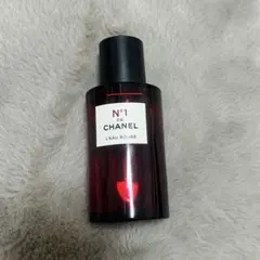 N°1 de CHANEL L’eau Rouge ボディミスト