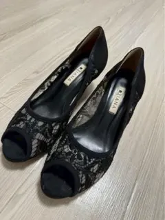 DIANA ブラック レース パンプス