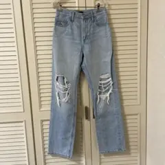 ユニクロ　ダメージジーンズ