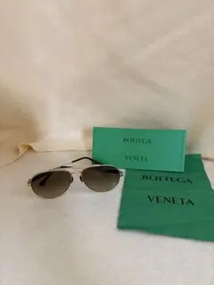 Bottega Veneta サングラス　ティアドロップのサムネイル