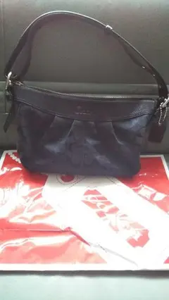 売り切り緊急お値下げ！COACHコーチ 斜めがけ出来るショルダー