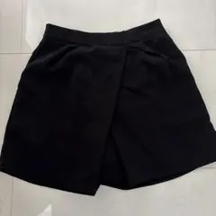 黒 フロントスリット ショートパンツのサムネイル