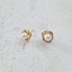 パール スタッドピアス ゴールド ツイスト ラインストーン 925ポスト 両耳