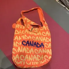 カナダのハデハデバッグ