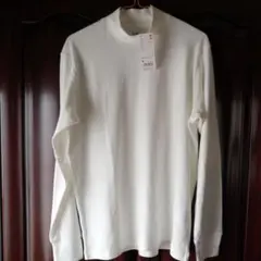 ユニクロ ソフトタッチハイネックT