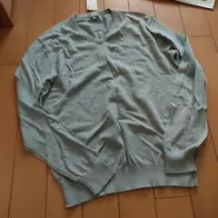 UNIQLO グレー Vネックセーター M　【カシミヤ混】新品未使用