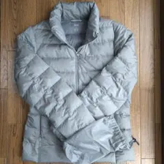 ユニクロ レディース ウルトラライトダウンジャケットグレーS 袋付　美品
