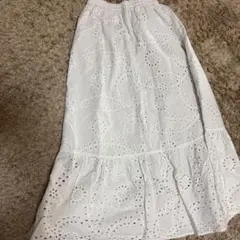 GU 刺繍入りホワイトロングスカート Sサイズ