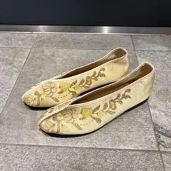 クリーム色チャイナシューズ　花柄刺繍 台湾シューズ
