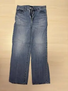 ライトブルーストレートデニム