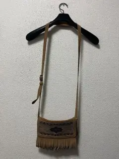 ミネトンカ　フリンジ＆刺繍　スエードレザーショルダーバッグ　/ブラウン　本革