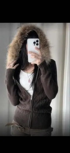 Item thumbnail for item 90421eff-553b-4250-ac62-84d2b513fae8